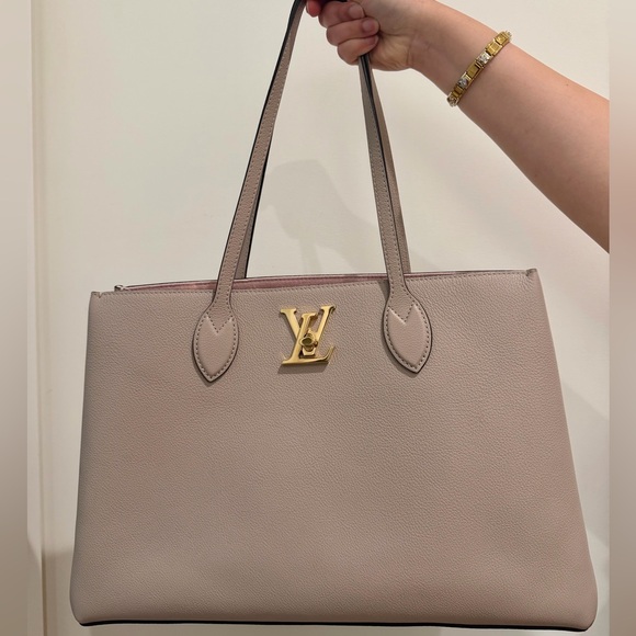 Louis Vuitton Lock Me Shopper Tote Work Bag Gold Cream - Picture 4 of 16